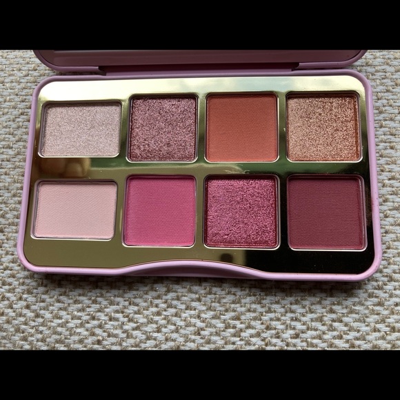 NIB🎭 Too-Faced Let's Play Eyeshadow Palette. - Picture 4 of 10